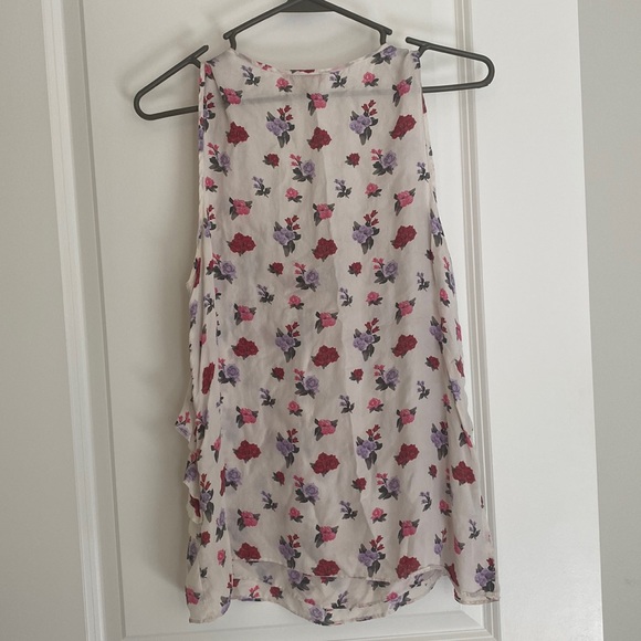 Floral Ruffle Top - Picture 3 of 4